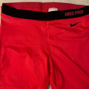 XL Nike pro cropped athletic pants